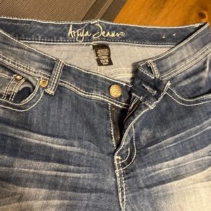Ariya jeans great wearing jeans